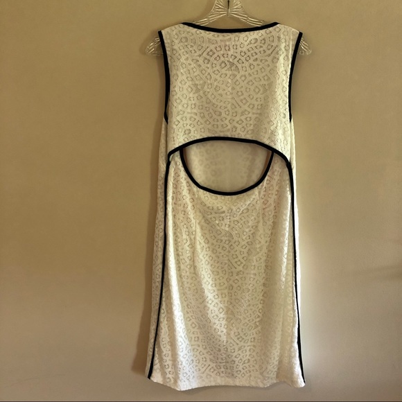 NWT Isaac Mizrahi Plus Size White Paisley Lace Back Cutout Sleeveless Dress - Picture 3 of 10